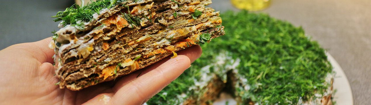 Як готувати печінковий торт із грибами