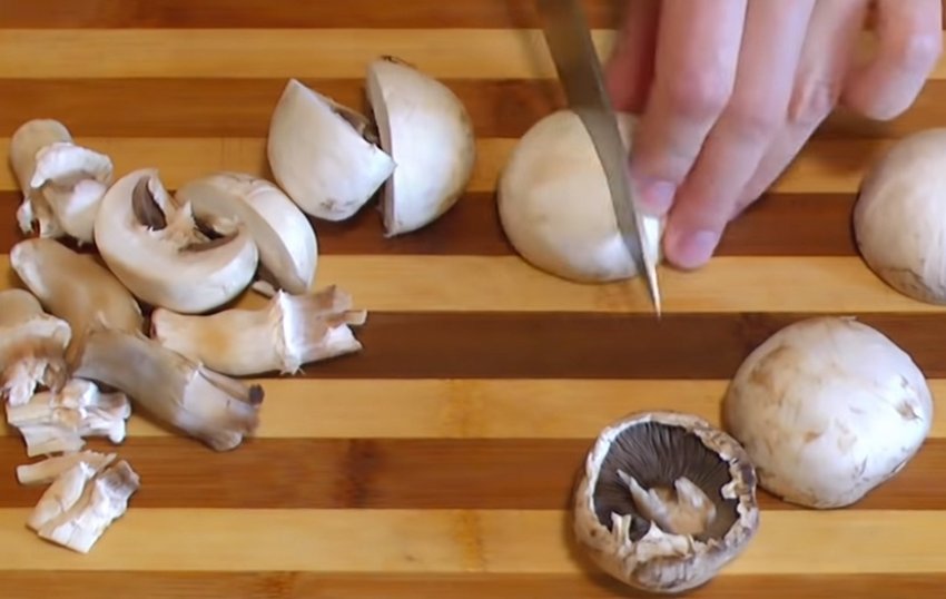 При какой температуре запекать в духовке картошку с мясом и грибами