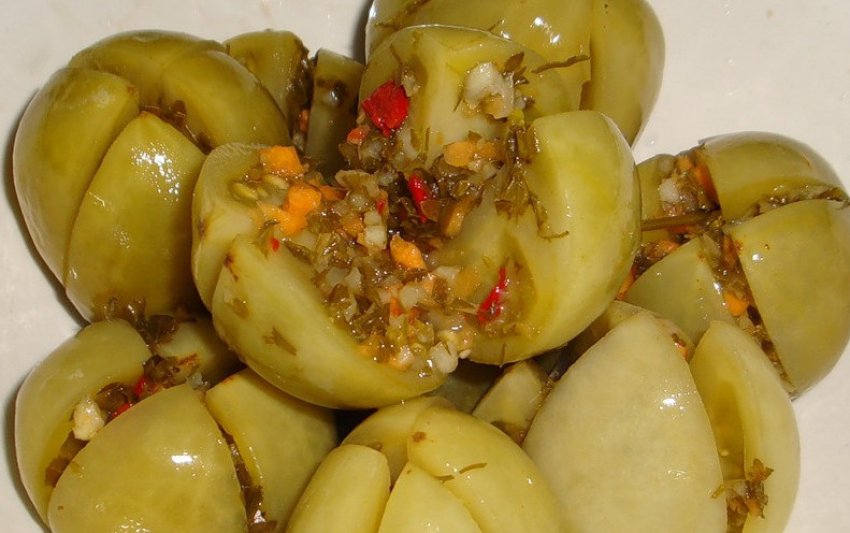 Солоні зелені помідори Солоні зелені помідори