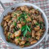 Картофель с грибами в сметане в мультиварке рецепт с фото