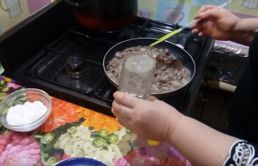 Желудки с грибами в сметанном соусе