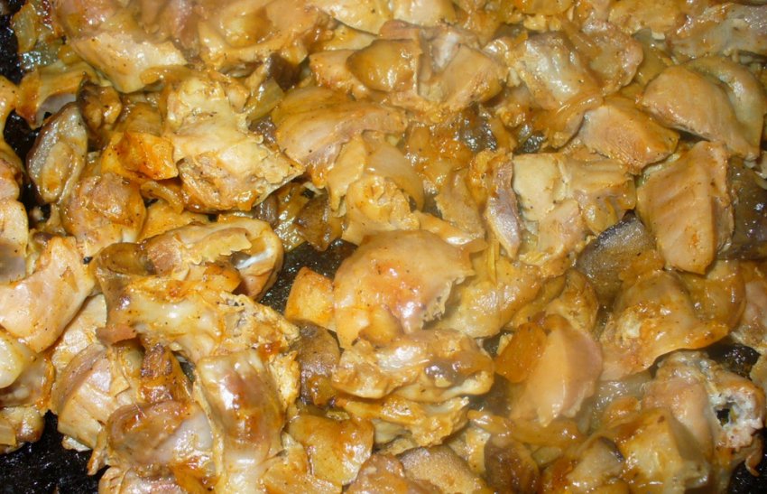 Куриные желудки с грибами