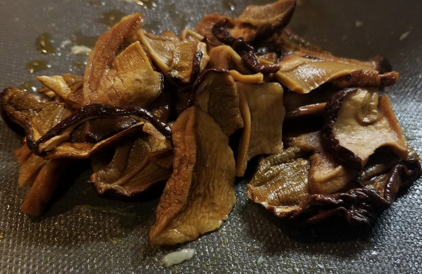 сушені гриби Смажені сушені гриби Смажені