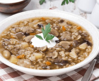 Як приготувати перловий суп із печерицями