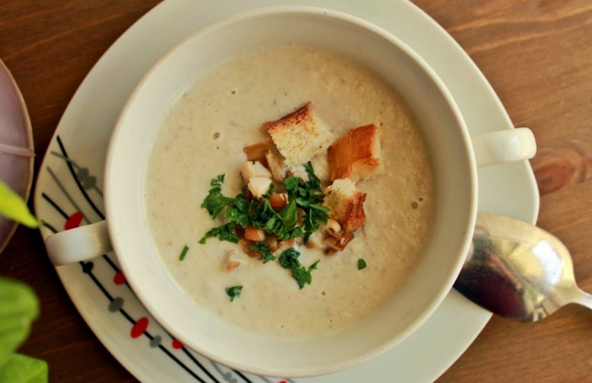 Крем-суп із білих грибів Крем-суп із білих грибів