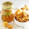 Как солить лисички на зиму в банках 3 простых рецепта