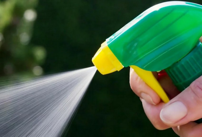 Обприскування хімічними препаратами Обприскування хімічними препаратами