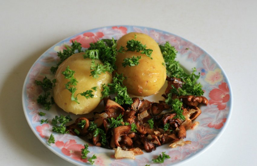 З вареною картоплею З вареною картоплею