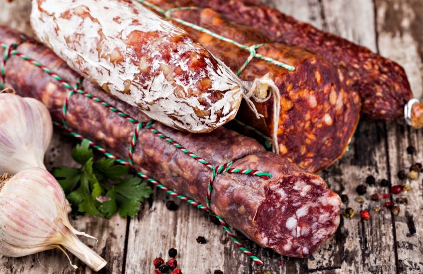 Унікальні ковбаси з Румунії тепер мають географічне позначення