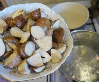 Як зварити білі гриби