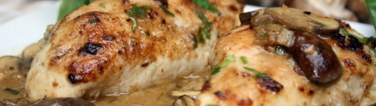 Найкращі рецепти курячої грудки в духовці з сиром, помідорами та грибами