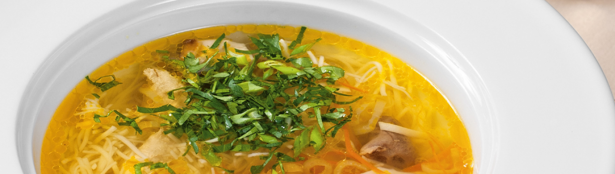 Як приготувати суп-локшину з білими грибами