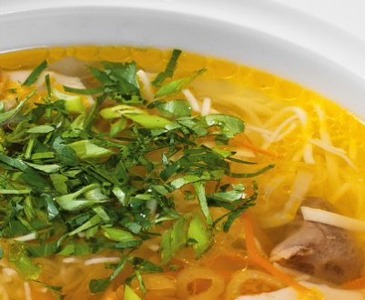 Як приготувати суп-локшину з білими грибами