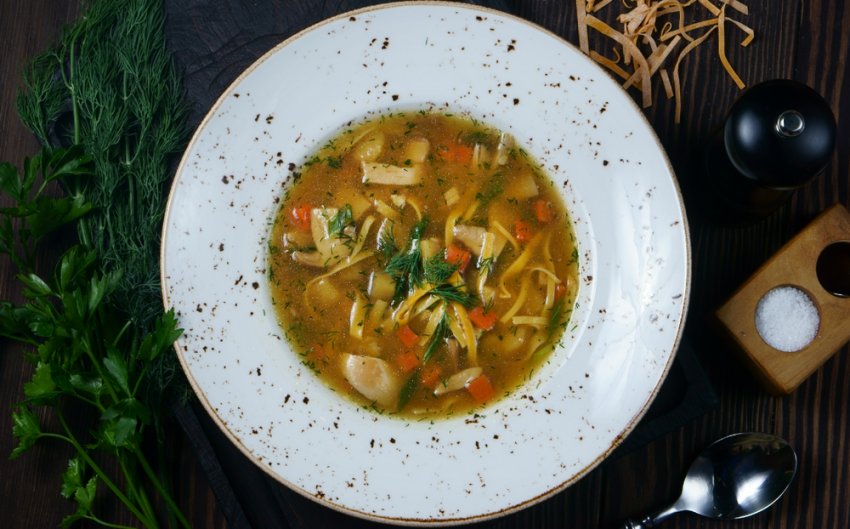 Суп-локшина з білими грибами Суп-локшина з білими грибами