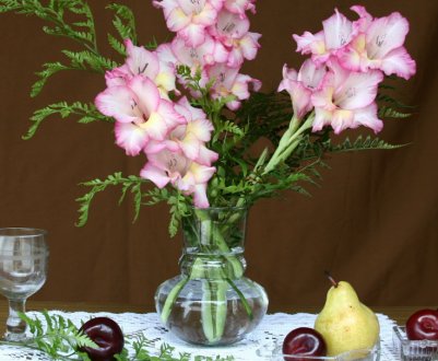 Як зберегти гладіолуси у вазі з водою