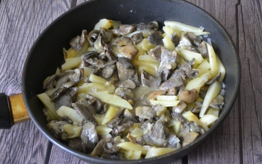 Сироїжки смажені з картоплею Сироїжки смажені з картоплею