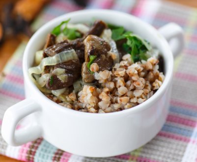 Як готувати гречку з білими грибами