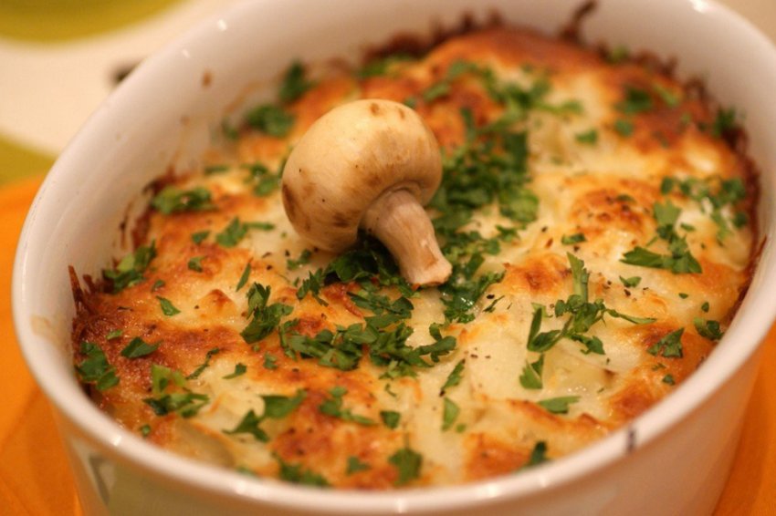 Запіканка з печерицями та картоплею