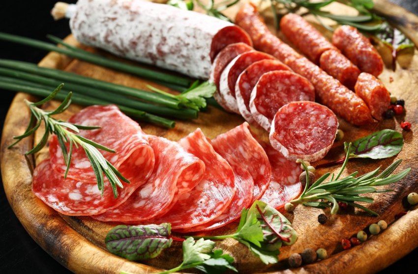 Донецький фермер будує ковбасний цех у лінії розмежування