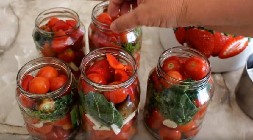 Скласти помідори в банки Скласти помідори в банки