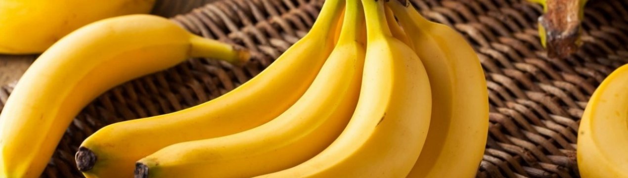 Безвідходне виробництво: в Перу навчилися робити тарілки з бананового листя