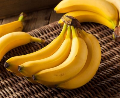 Безвідходне виробництво: в Перу навчилися робити тарілки з бананового листя