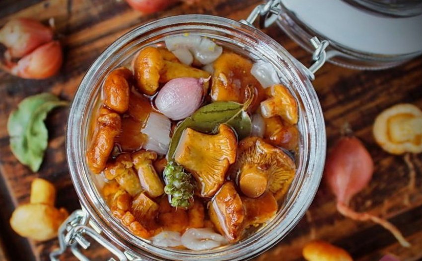 Маринування з олією Маринування з олією