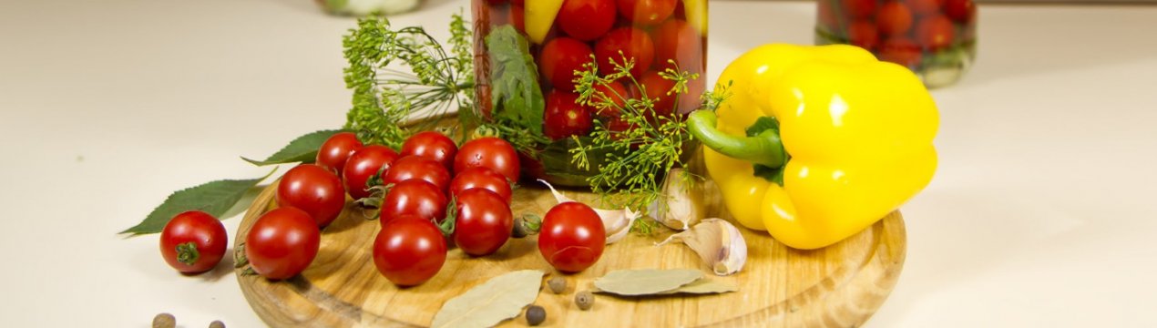 Найсмачніші рецепти заготовок помідорів черрі на зиму