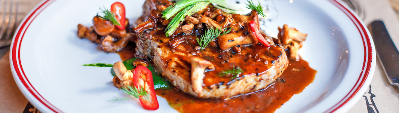 Як приготувати свинину з лисичками