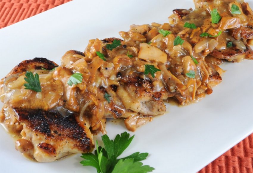 Свинина з лисичками Свинина з лисичками