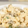 Рецепт салата с курицей, грибами, яйцом, луком и сыром