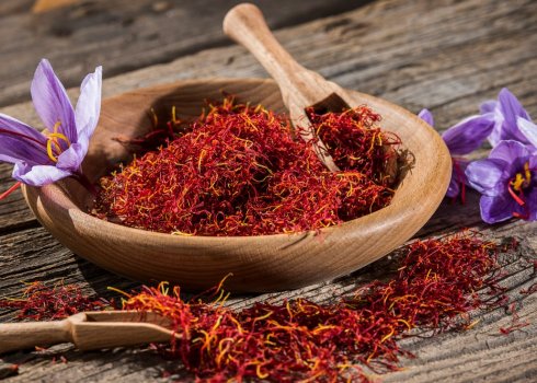 Как выглядит специя шафран и из чего её получают