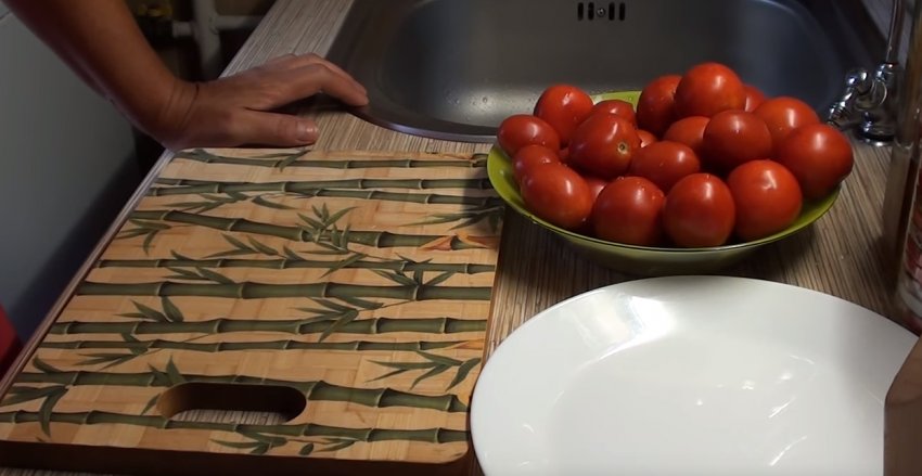 Заморозка кружечками помідорів