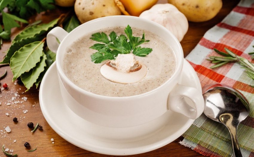 Крем-суп із грибів із вершками Крем-суп із грибів із вершками