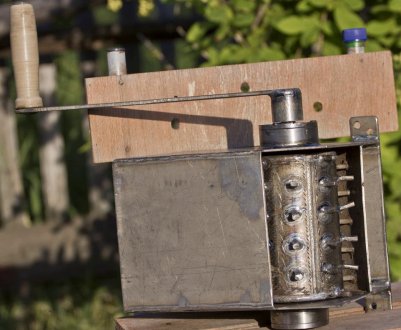 Машина для дехлування кедрових горішків власноруч