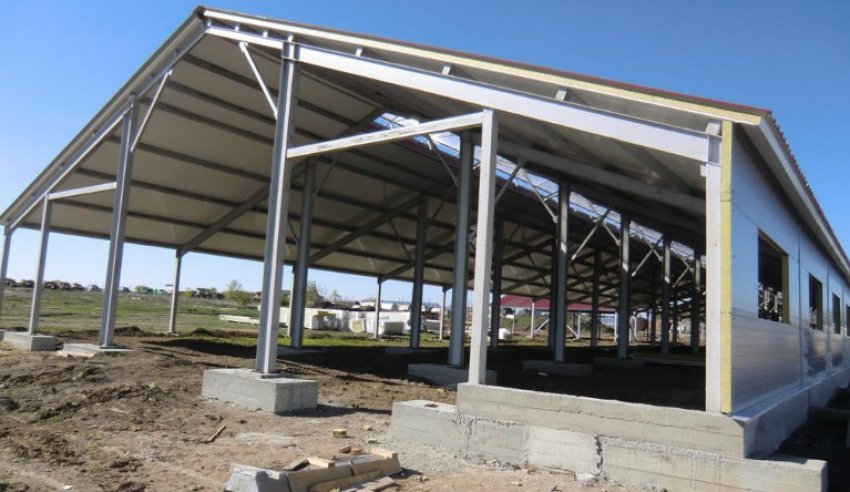 Стіни корівника Стіни корівника