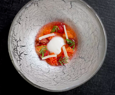 Японська полуниця за 50 доларів користується попитом в ресторанах Нью-Йорка