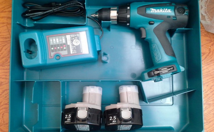 Шуроповерт Makita 6337DWD Шуроповерт Makita 6337DWD