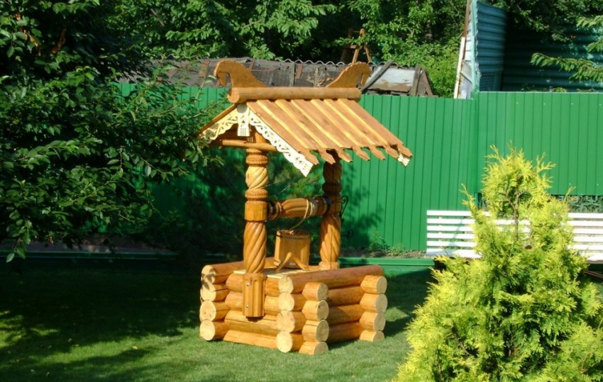 Декоративний колодязь