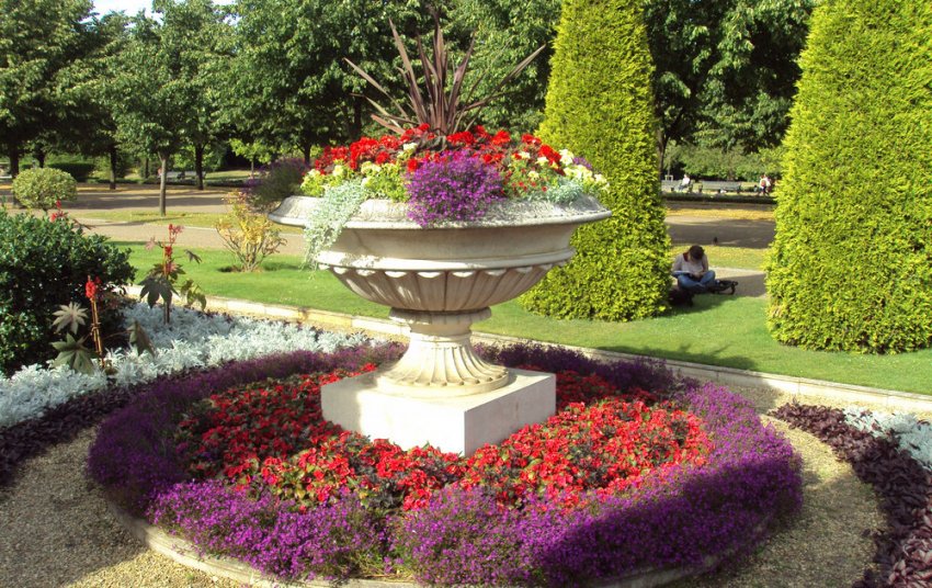 Вазон в ландшафтному дизайні