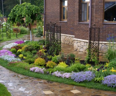 Як створити ландшафтний дизайн клумби