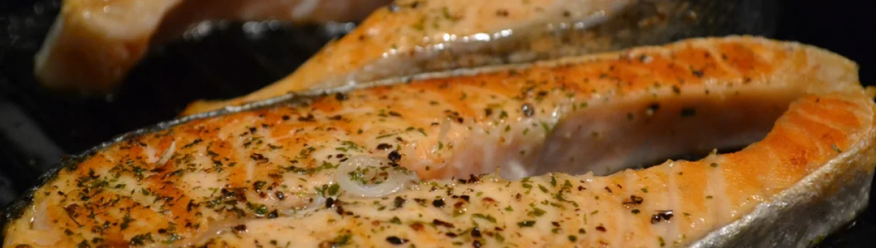 Як приготувати стейк із горбуші на сковороді