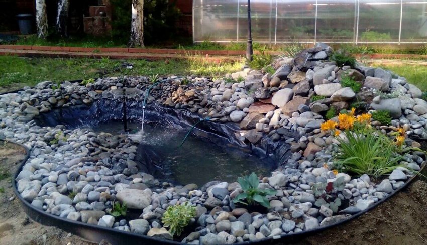 Відведення води зі ставка