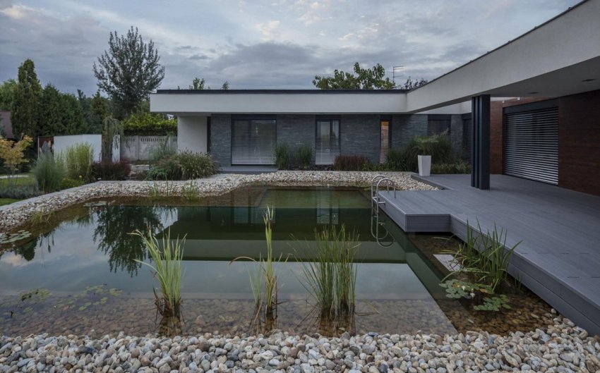 Водойм у стилі мінімалізм