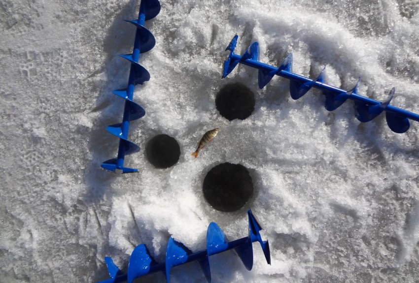 Лунки для риболовлі