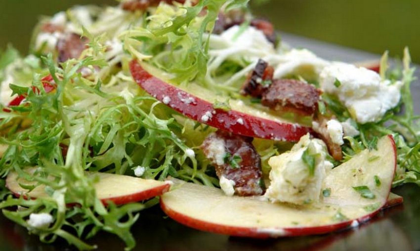 Салат із горбушею та бринзою Салат із горбушею та бринзою