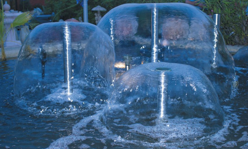 Фонтан зі струменем у формі парасоля Фонтан зі струменем у формі парасоля