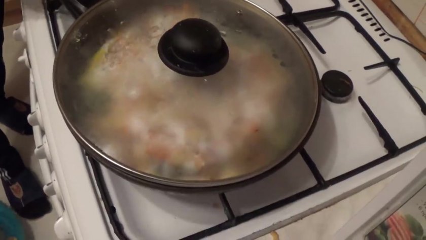 Сколько жарить горбушу на сковороде (стейки, филе){q}