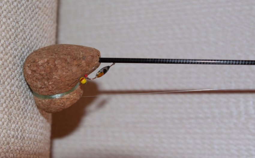 Вудилище для зимової риболовлі Вудилище для зимової риболовлі