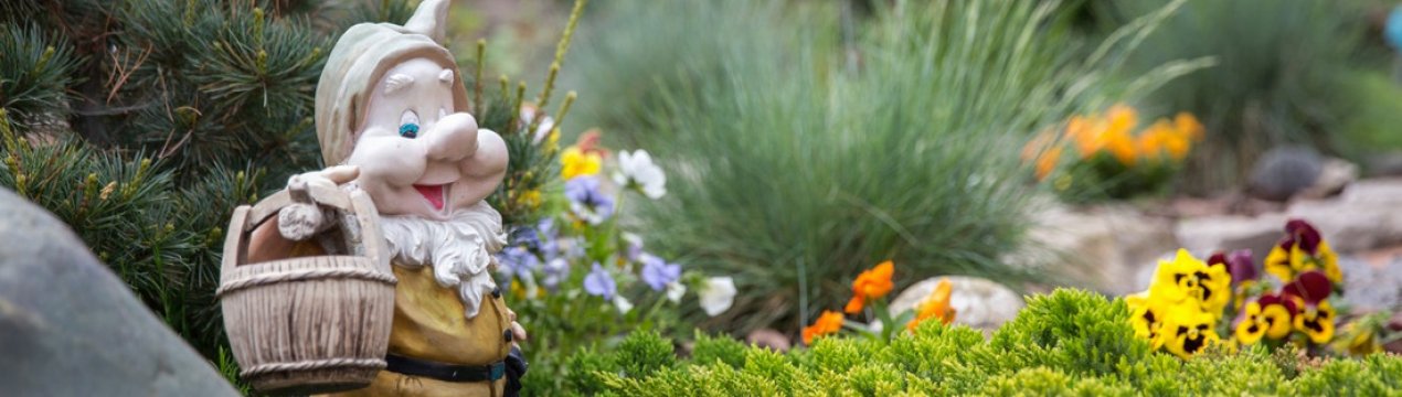 Садові фігури в ландшафтному дизайні